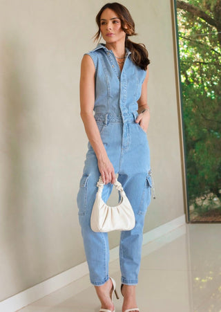 Jeans peça única com bolsos